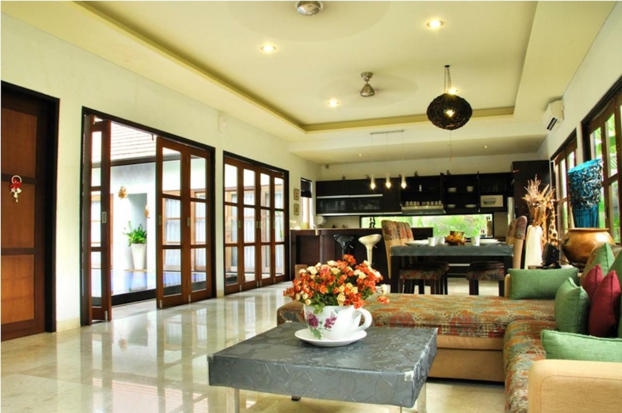 M Two Villas Seminyak Eksteriør bilde
